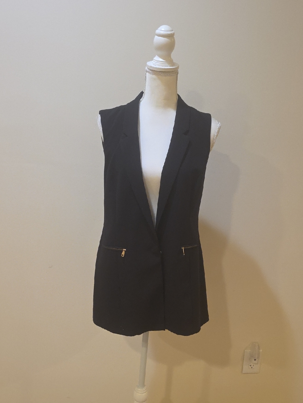 Worthington Black Sleeveless Tailored Vest with Zip Pockets - Picture 2 of 13